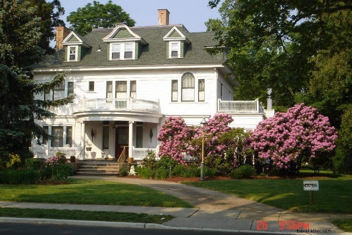 Victoria on Main B&B – Historic Victorian Inn in Toms River