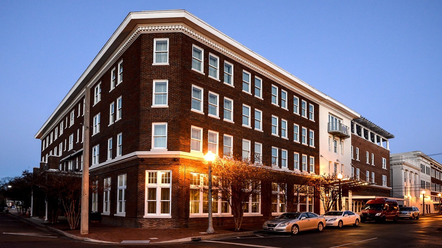 Discover Greenwood: Award‑Winning Restaurants, Historic Howard Avenue, and Blues Heritage