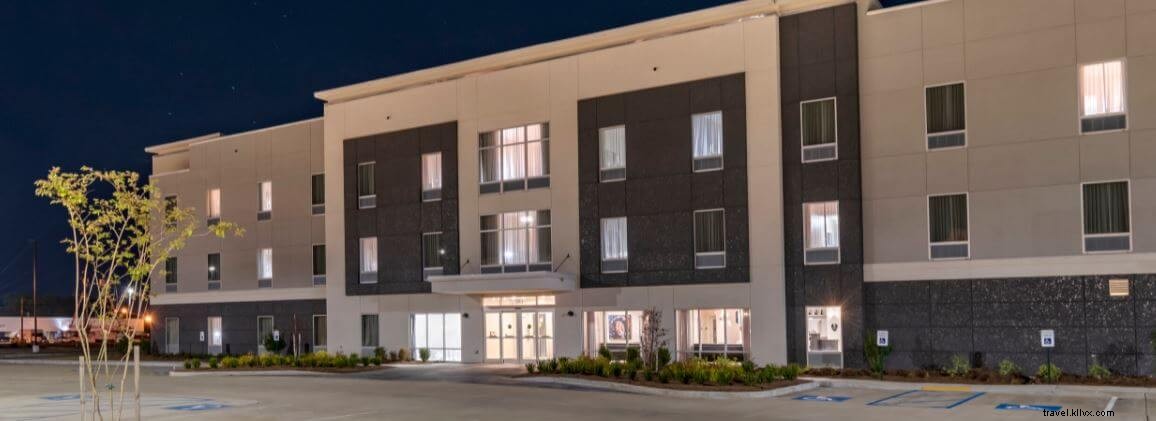 Cleveland, MS: Dining, Blues, and Southern Hospitality