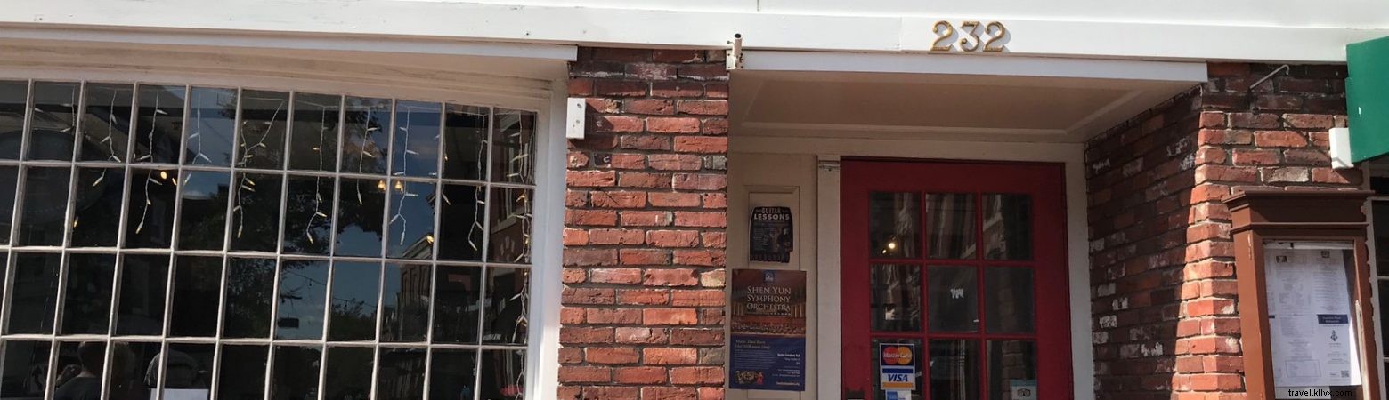 Fountain Place – All-Day Breakfast & Lunch with Daily Specials, Open at 7 am