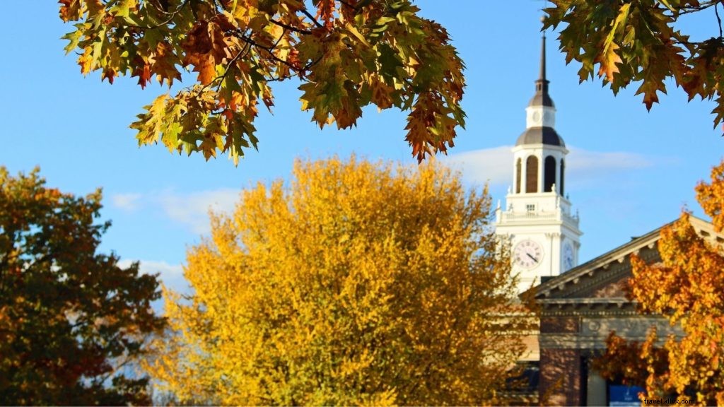 Top 10 New England Towns for Family Fall Getaways