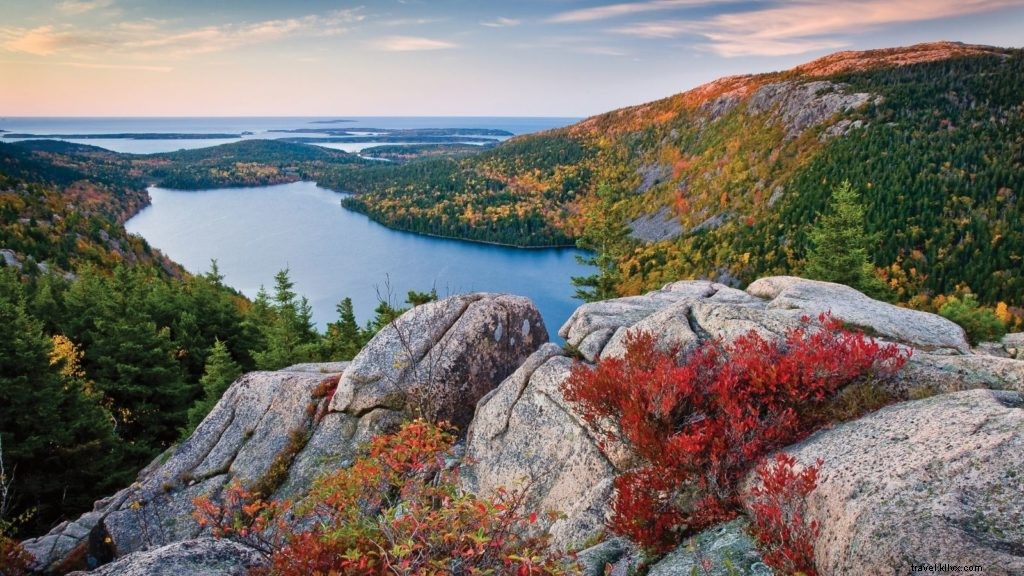 Top 10 New England Towns for Family Fall Getaways