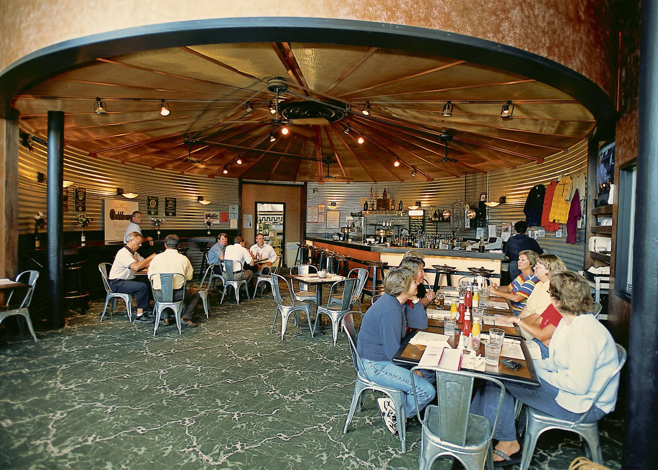 7 Premier Shopping Destinations for Beer and Wine Enthusiasts