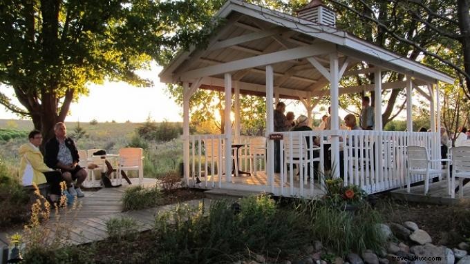 Explore Lincoln: A Weekend Guide to Local Food, Culture & Nature