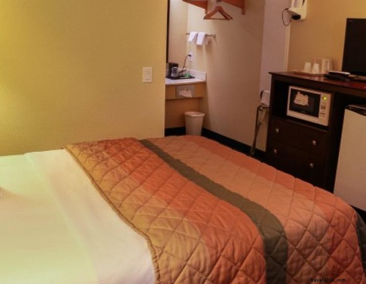 Relax Inn & Suites – Family‑Friendly Getaway in Kuttawa, KY