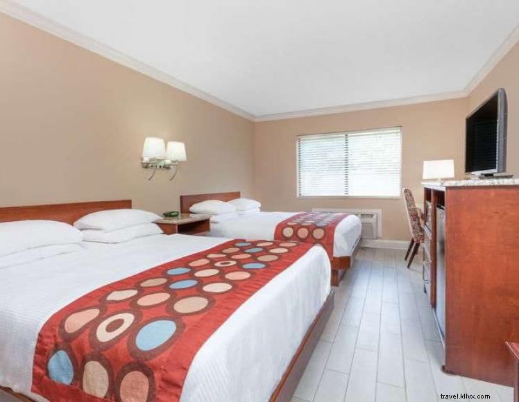 Ramada by Wyndham Owensboro – Modern Comfort, Free Breakfast & Indoor Pool