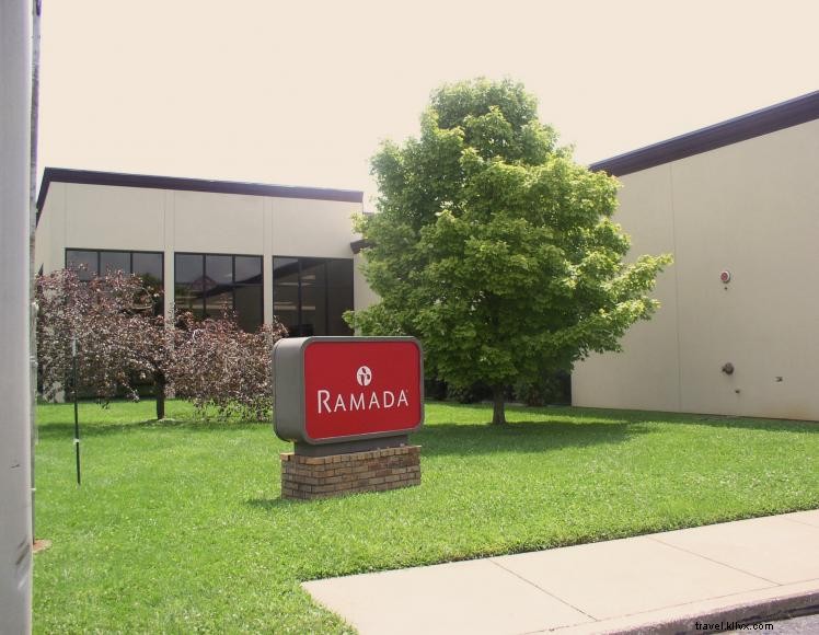 Ramada by Wyndham Owensboro – Modern Comfort, Free Breakfast & Indoor Pool