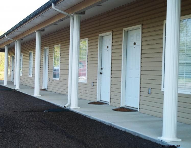 Riverside Inn – Family‑Owned Motel with River Views & Modern Comfort in Jamestown, KY
