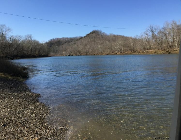 Riverside Inn – Family‑Owned Motel with River Views & Modern Comfort in Jamestown, KY