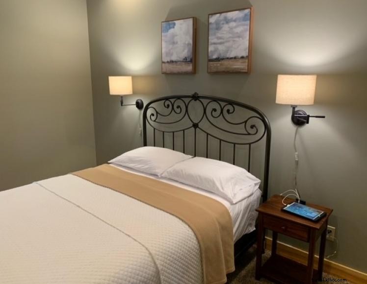 Rusty s Landing: Elegant 3-Bedroom Lake Cumberland Vacation Home