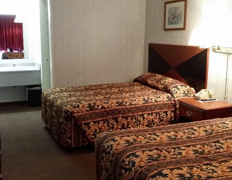 Red Carpet Inn – Modern Pet‑Friendly Hotel in Louisville