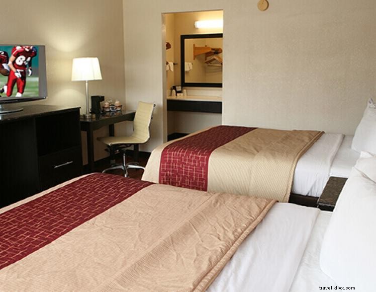 Red Roof Inn & Suites – Family‑Friendly Stay in Cave City, KY