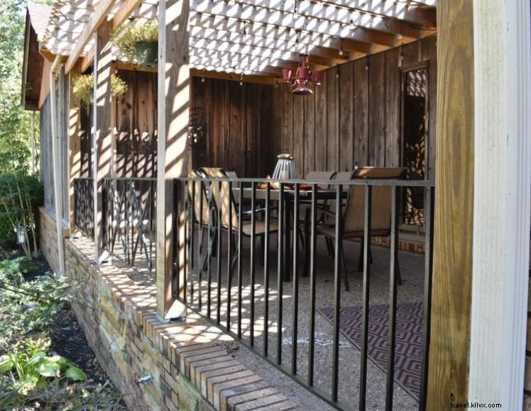 Sisters on Sycamore B&B – 25‑Acre Kentucky Retreat with Private Baths and Country Breakfast