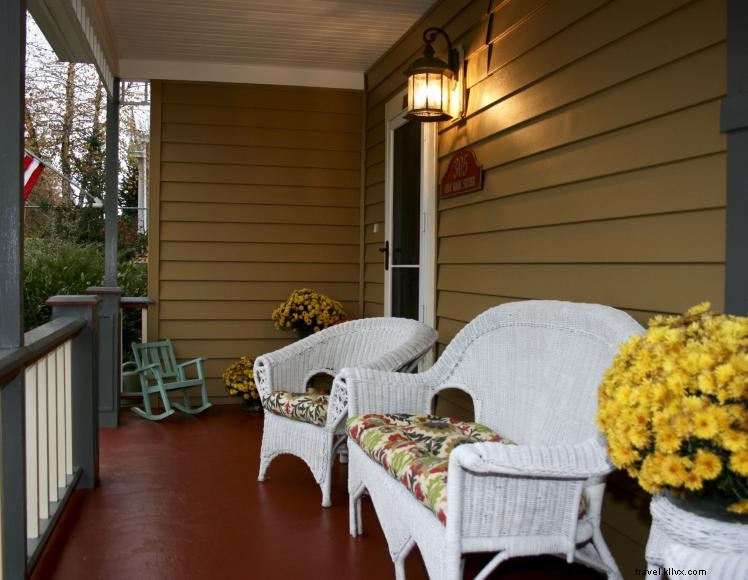 Scott Station Inn – Award‑Winning Historic Bed & Breakfast in Wilmore, KY