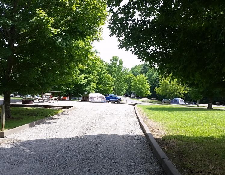 Smith Ridge Campground: 80 Sites, 62 with Electric Hookups, Water Access, Family‑Friendly Amenities in Campbellsville, KY