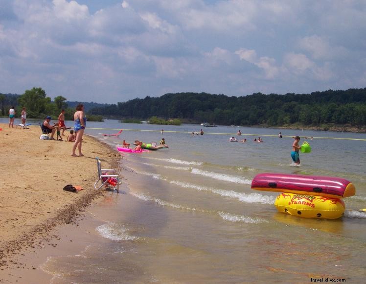 Smith Ridge Campground: 80 Sites, 62 with Electric Hookups, Water Access, Family‑Friendly Amenities in Campbellsville, KY