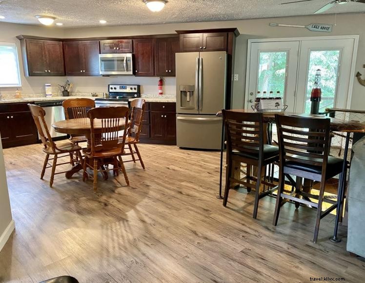 Shady Lake Hideaway: Pet-Friendly Hexagonal Cabin Near Lake Cumberland