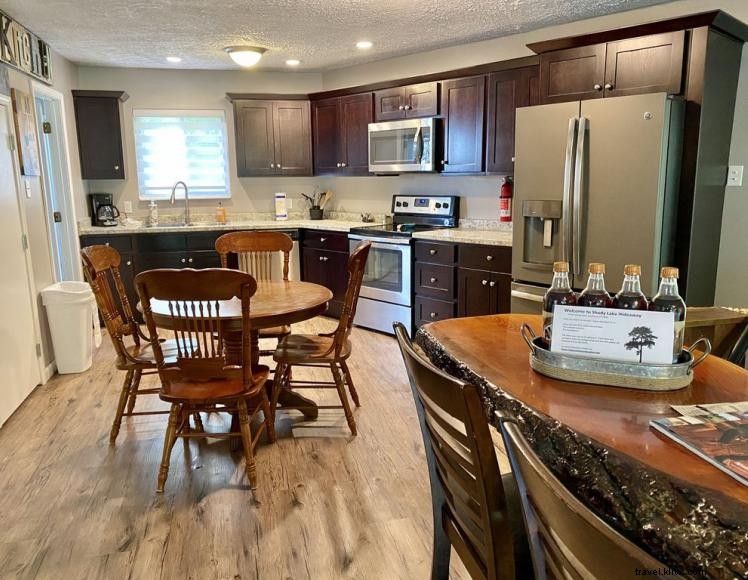 Shady Lake Hideaway: Pet-Friendly Hexagonal Cabin Near Lake Cumberland