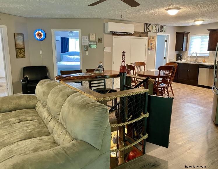 Shady Lake Hideaway: Pet-Friendly Hexagonal Cabin Near Lake Cumberland