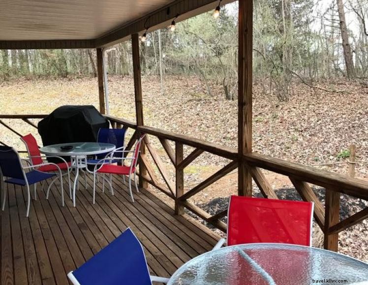 Shady Lake Hideaway: Pet-Friendly Hexagonal Cabin Near Lake Cumberland