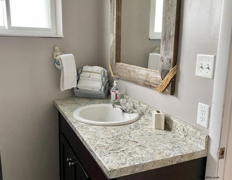 Shady Lake Hideaway: Pet-Friendly Hexagonal Cabin Near Lake Cumberland