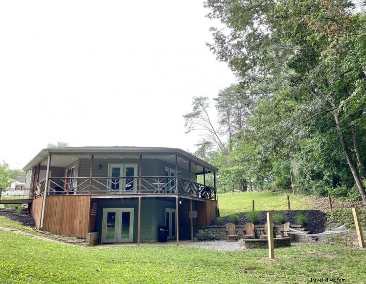 Shady Lake Hideaway: Pet-Friendly Hexagonal Cabin Near Lake Cumberland