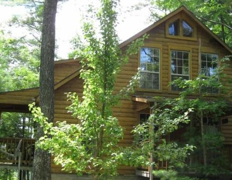 Scenic Heights Cabins – Luxury Retreats with Hot Tubs, Pool, and Panoramic Views