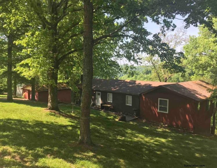 Strehl Lakeside Retreat – 4‑Bedroom Lake Cumberland Vacation Home with Deck, Fire Pit & Marina Access