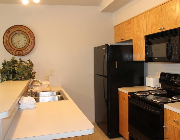 Safe Harbor Jamestown Resort & Marina – Premier Lake Cumberland Retreat