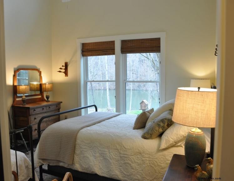 Swan Pond Cabin – Secluded Riverfront Retreat on the Cumberland River