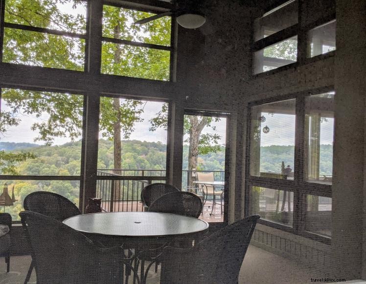 Steffen s Lake House – 4‑Bedroom Cabin with Stunning Lake Cumberland Views