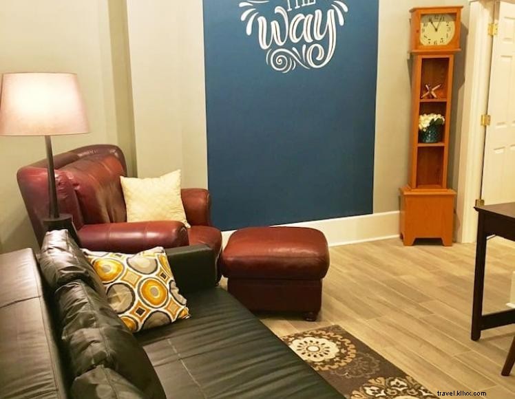 Elegant 2‑Bedroom Apartment in Bardstown – Near Soap & Candle Shop, 6‑Guest Capacity