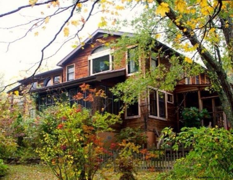 Snug Hollow Farm B&B – Secluded 300‑Acre Mountain Retreat in Kentucky