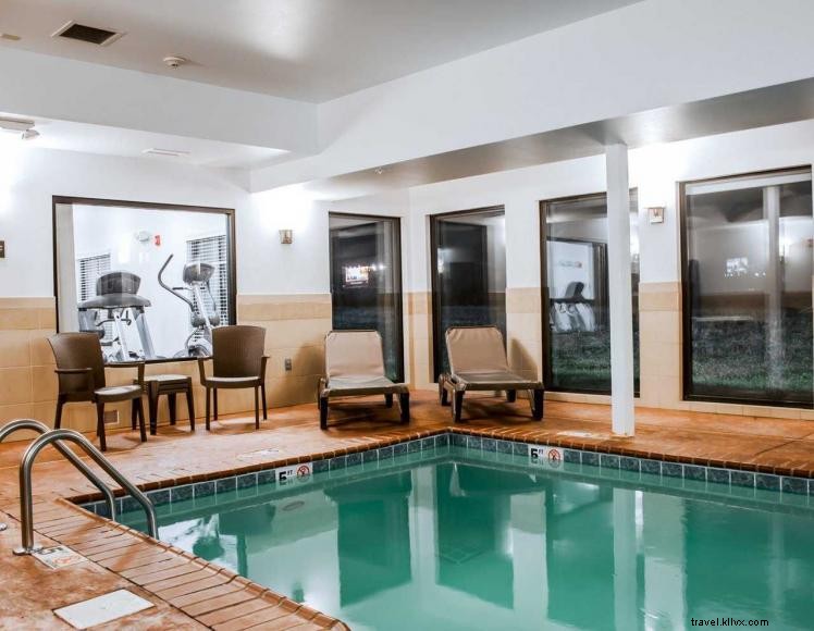 Sleep Inn & Suites – Oak Grove, KY – 66 Rooms, 3 Miles to Fort Campbell