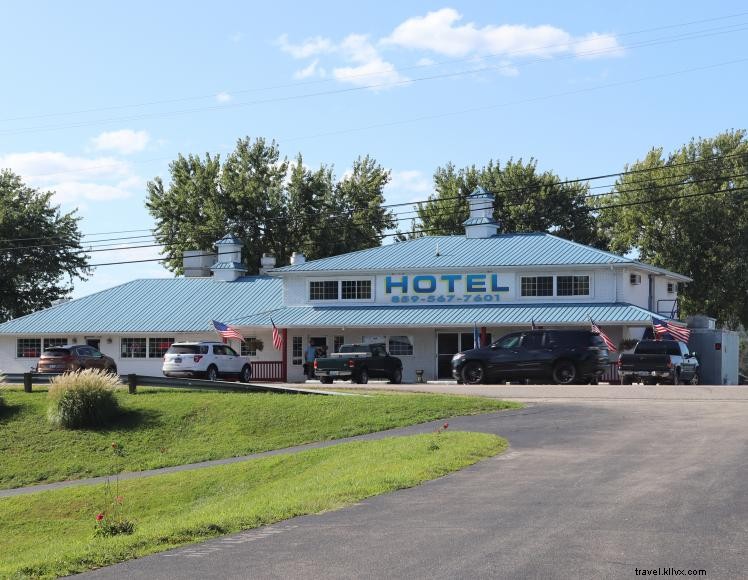 Smugglers Cove Marina, Motel & Campground – Full‑Service Riverfront Destination