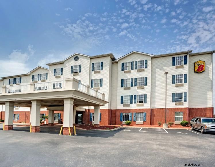 Super 8 Airport Expo – Comfort & Convenience in Louisville, KY