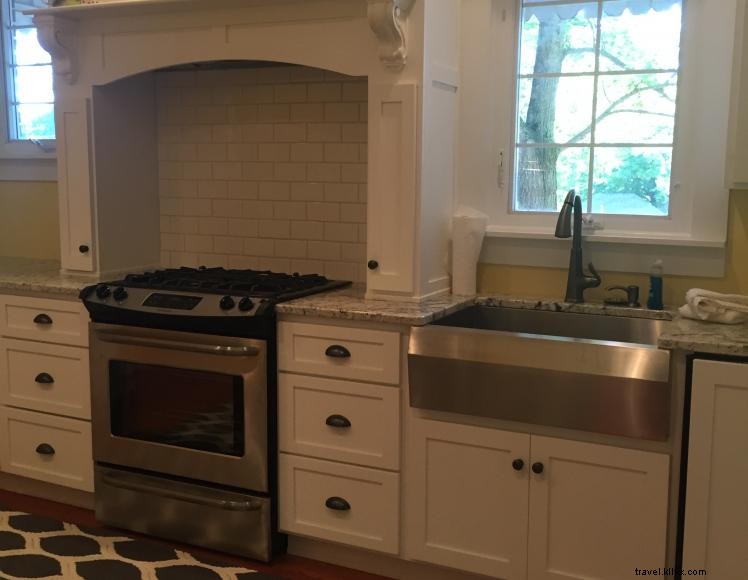 The Wickliffe House – Vintage Getaway Near Greenville Downtown