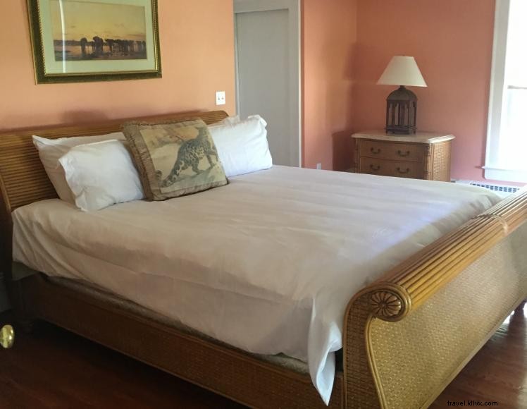 The Wickliffe House – Vintage Getaway Near Greenville Downtown