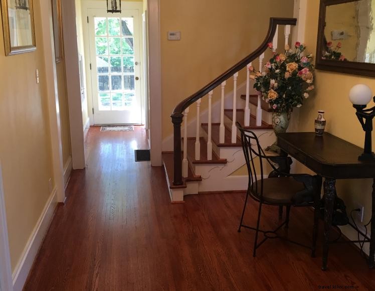 The Wickliffe House – Vintage Getaway Near Greenville Downtown