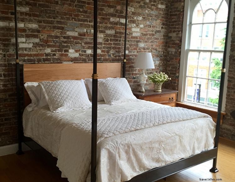 The Danville Loft – A Modern Stay in the Heart of Danville