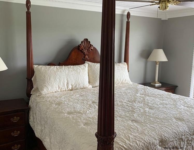 The Cornelia Suite – Luxury Retreat at Swan s Landing