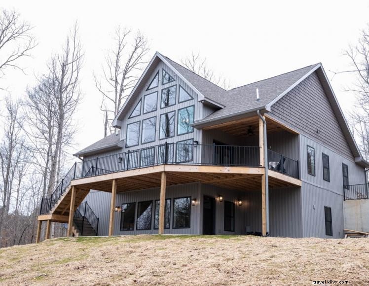 The Retreat at Wolf Creek – Luxury 5‑Bedroom Cabin on 9 Acres Near Lake Cumberland