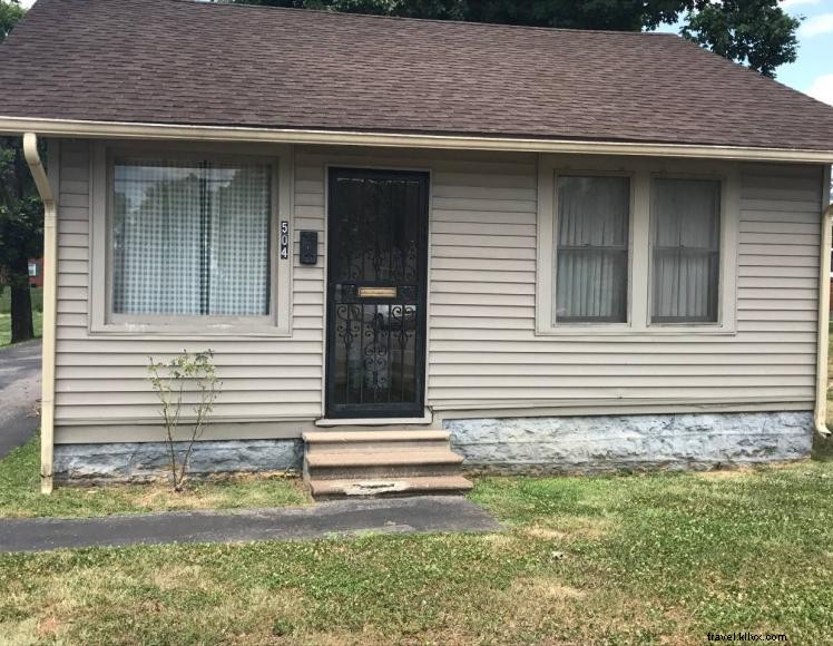 Authentic Sears & Roebuck Little House – Cozy Studio in Historic Bardstown