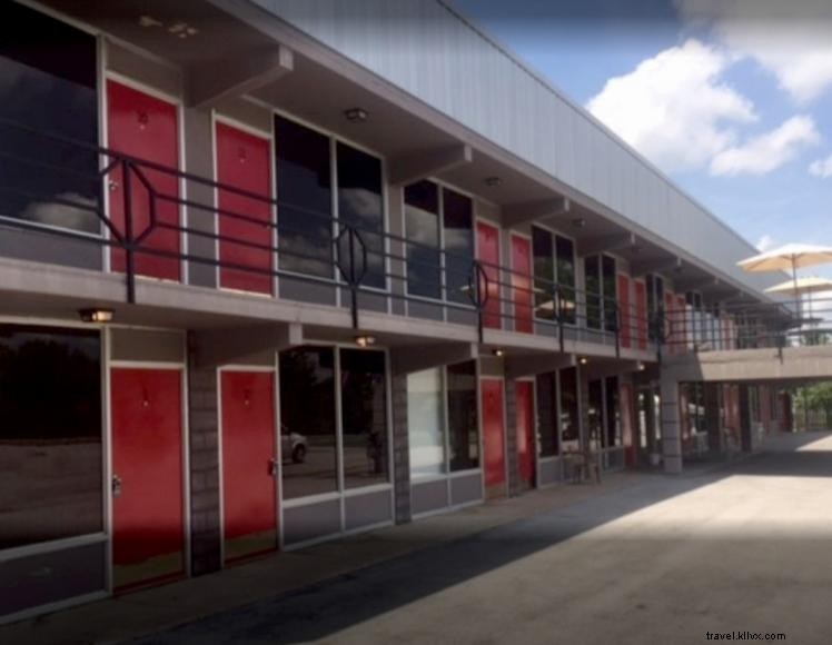 The Resort Motel – Lakefront Comfort & Affordable Rates