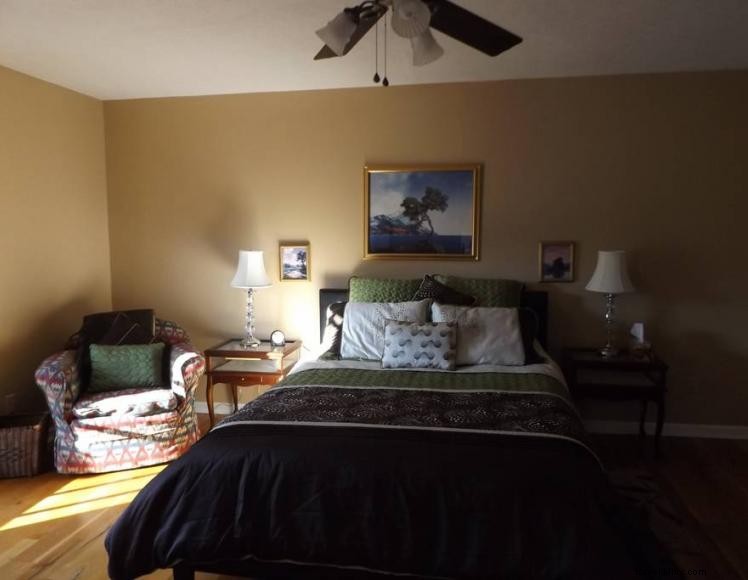 The Cottage – Authentic Kentucky Retreat with Private Deck & Bourbon‑Inspired Decor