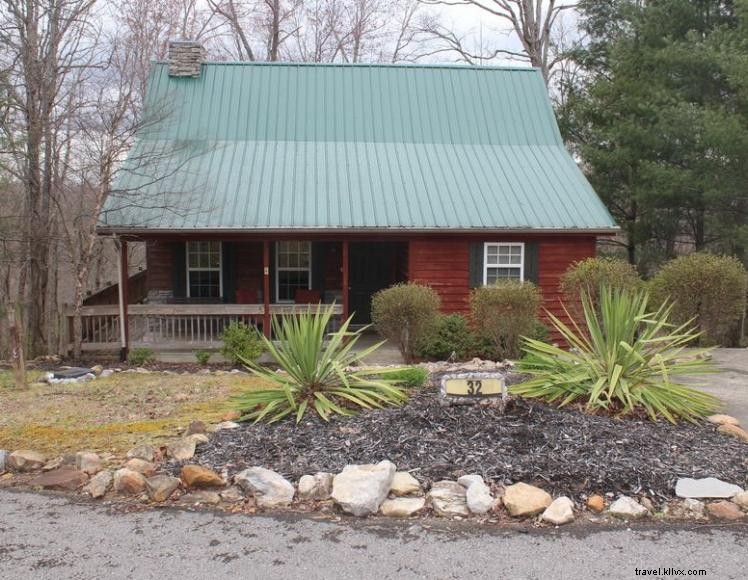 Tranquil Cabin in Gated Lake Cumberland Resort – 3 Beds, 3 Baths