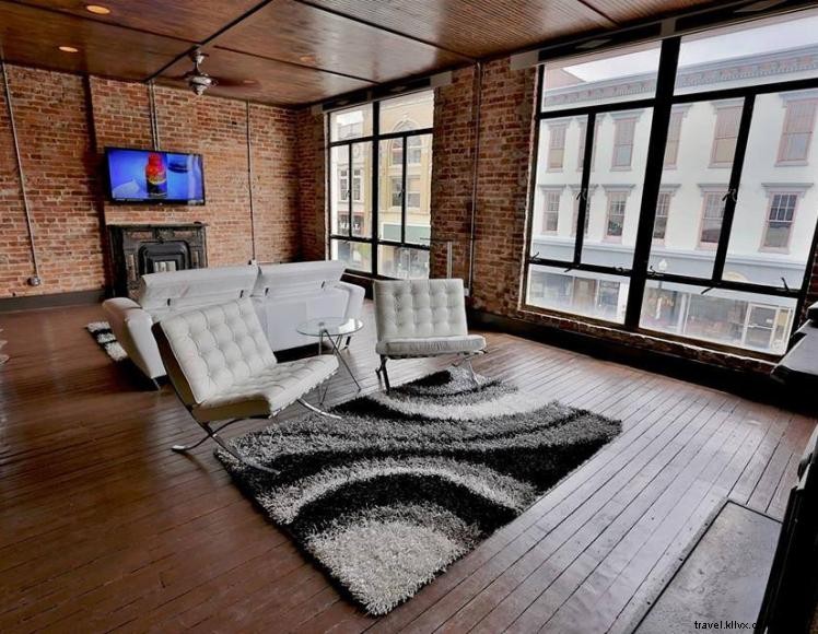 The Loft on Main – Modern 1‑Bed, 1‑Bath Rental with City Views
