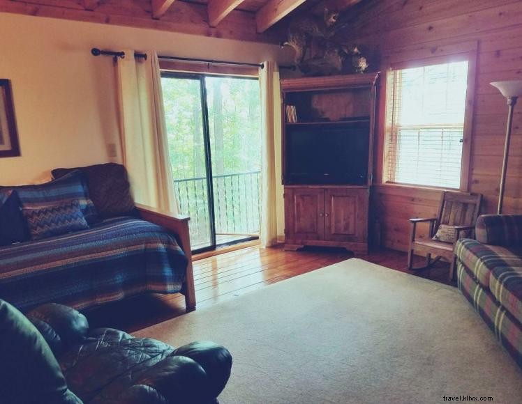 Toebbe Timbers Log Cabin – 5‑Bedroom Kentucky Retreat Near Lake Cumberland
