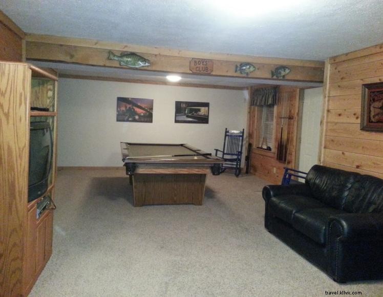 Toebbe Timbers Log Cabin – 5‑Bedroom Kentucky Retreat Near Lake Cumberland