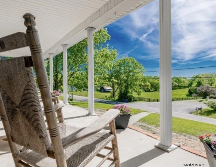 The 127 Farmhouse: Cozy Kentucky Retreat with Hot Tub and Spacious Acreage